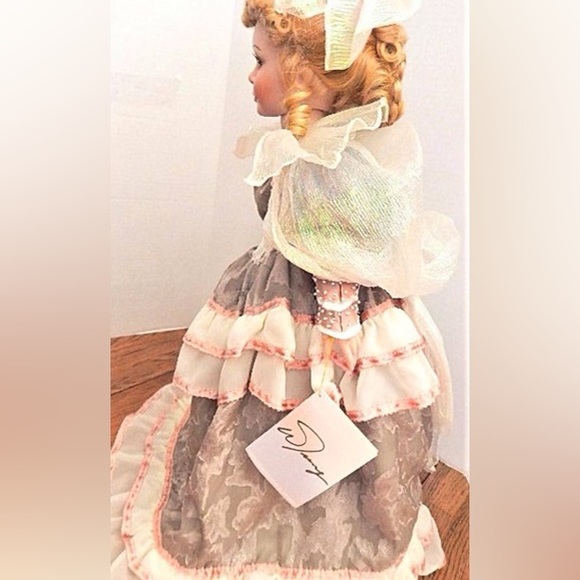 Porcelain Doll William Tung Collection 25" Catherine  Collectible TUSS - Picture 2 of 5